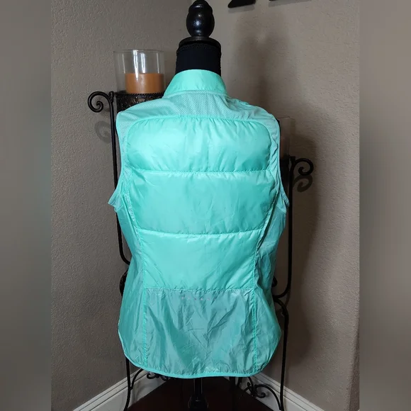 Nike Lightweight Mint Green Running Vest. Size XL - Picture 2 of 8